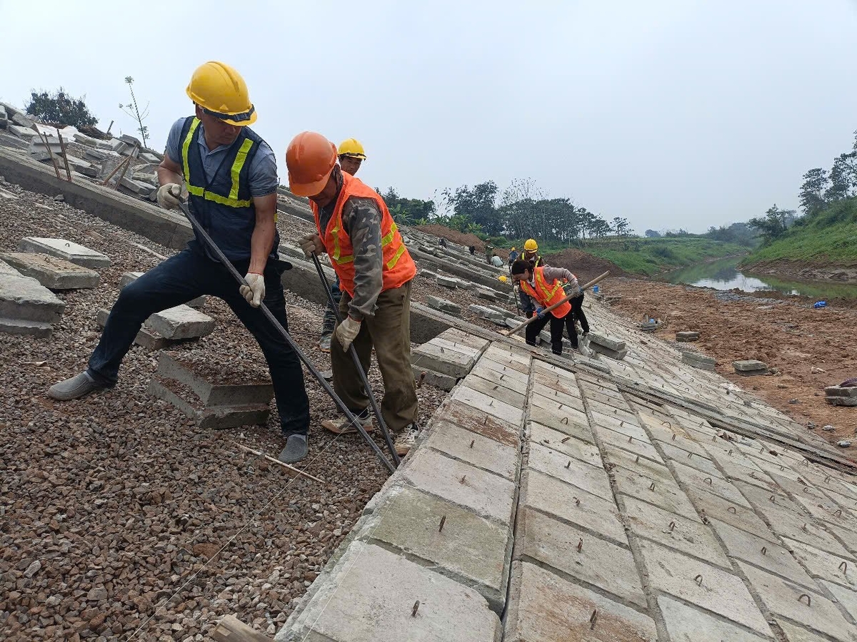 Một số dự án phát triển cơ sở hạ tầng từ nhiều nguồn vốn được đầu tư thực hiện tại tỉnh Yên Bái đang phát huy hiệu quả. Ảnh: Thanh Tiến. Một số dự án phát triển cơ sở hạ tầng từ nhiều nguồn vốn được đầu tư thực hiện tại tỉnh Yên Bái đang phát huy hiệu quả. Ảnh: Thanh Tiến.