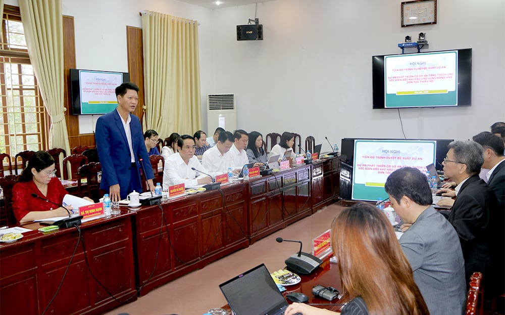 Hội nghị bàn về tiến độ Dự án phát triển hạ tầng thích ứng biến đổi khí hậu cho vùng dân tộc thiểu số vừa được tổ chức tại Yên Bái. Ảnh: Thanh Chi. Hội nghị bàn về tiến độ Dự án phát triển hạ tầng thích ứng biến đổi khí hậu cho vùng dân tộc thiểu số vừa được tổ chức tại Yên Bái. Ảnh: Thanh Chi.